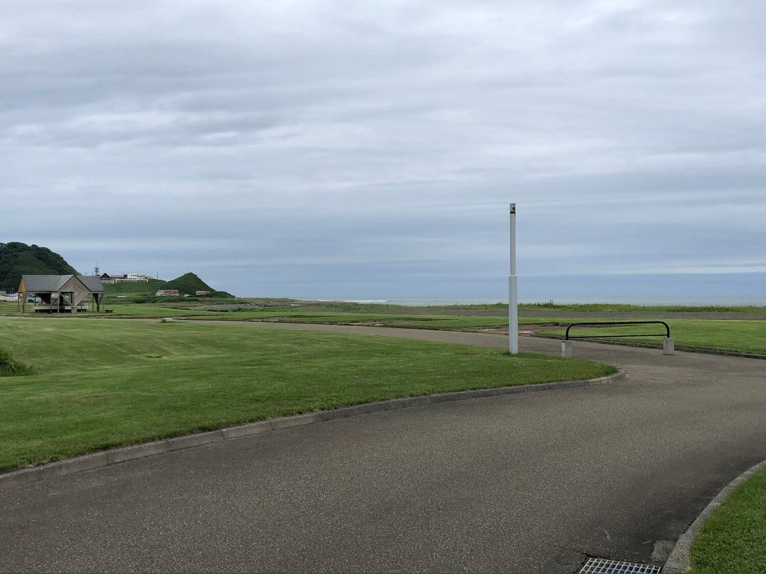 目の前に太平洋が広がる三石海浜公園のオートキャンプ場