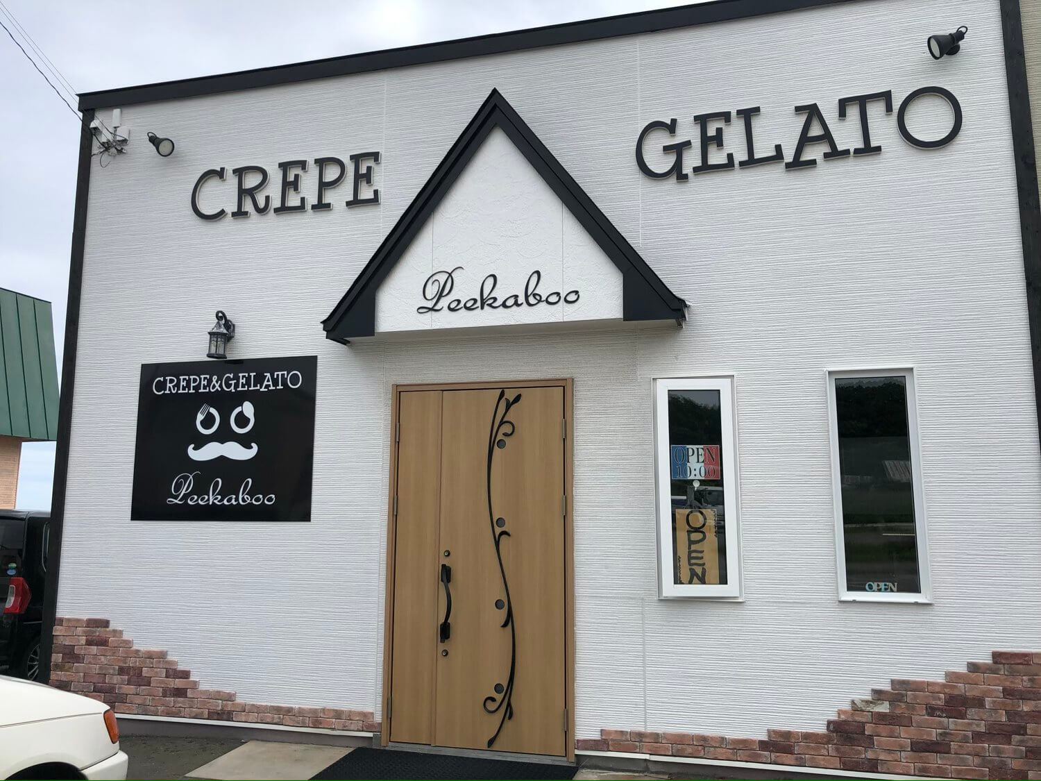 CREPE&GELATO peekaboo|海を見ながら本格ジェラートが味わえる