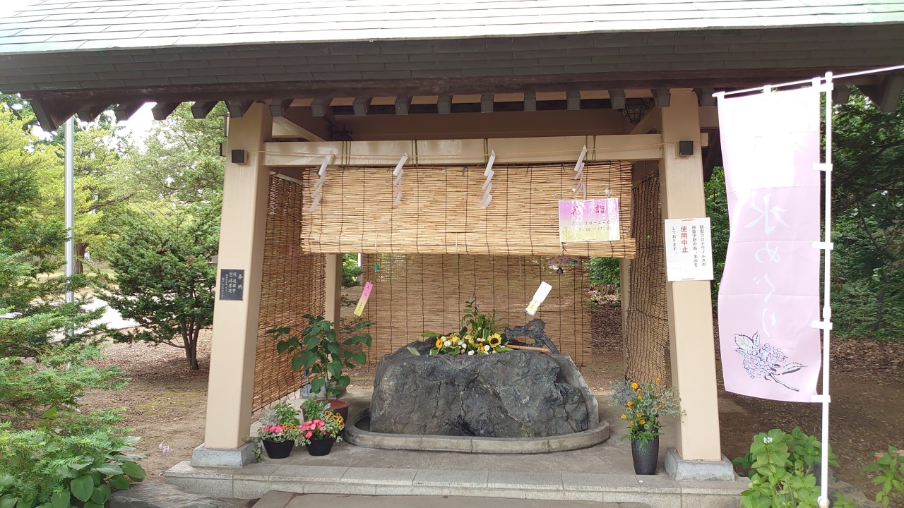 厚別神社の花手水　引き