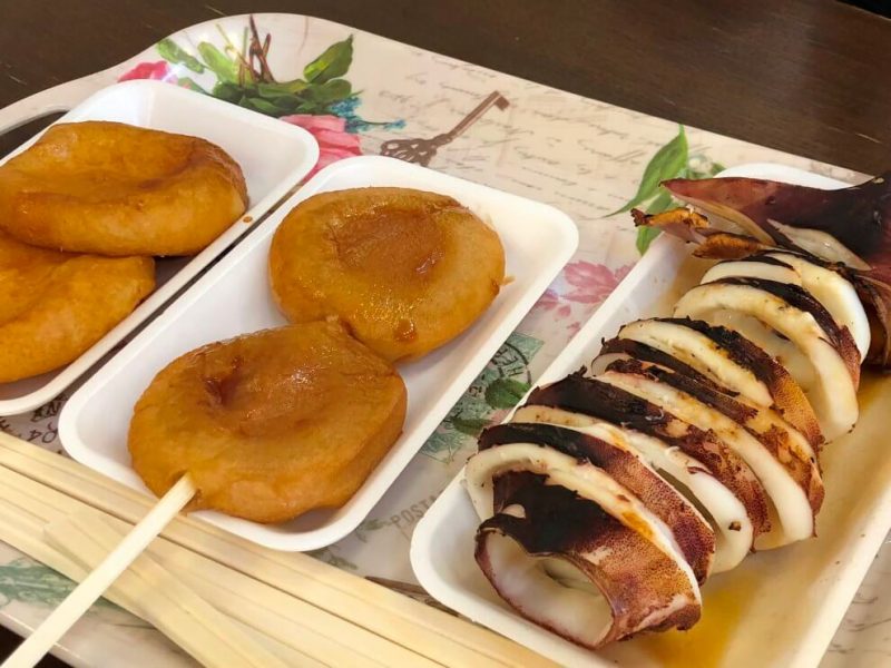 支笏湖で購入したイカ焼きといももち