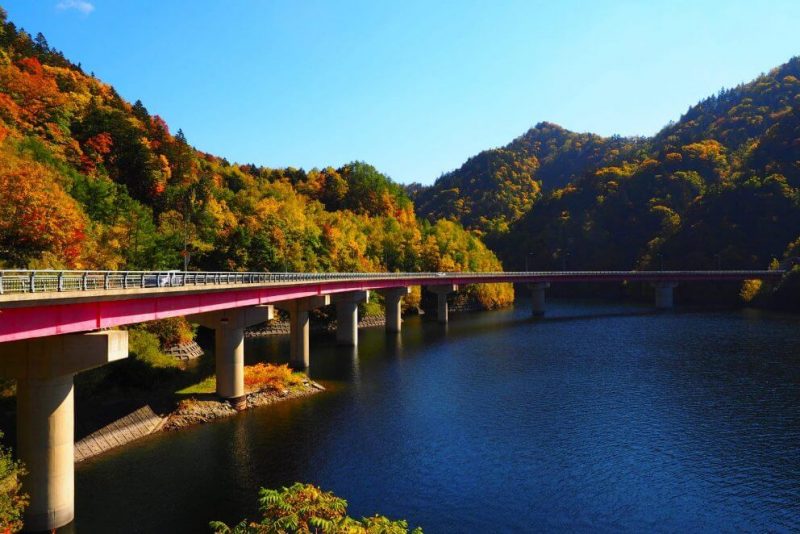 さっぽろ湖の紅葉写真