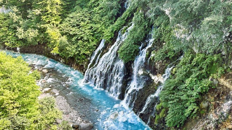 美瑛の白ひげの滝